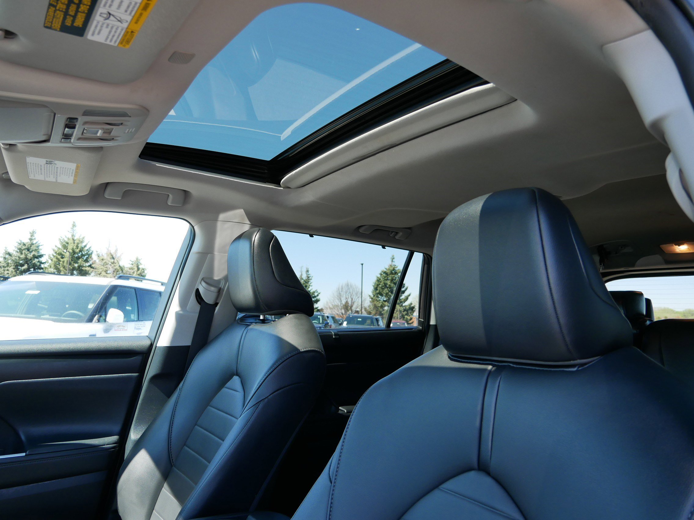 Used 2020 Toyota Highlander XLE AWD/4WD image 20