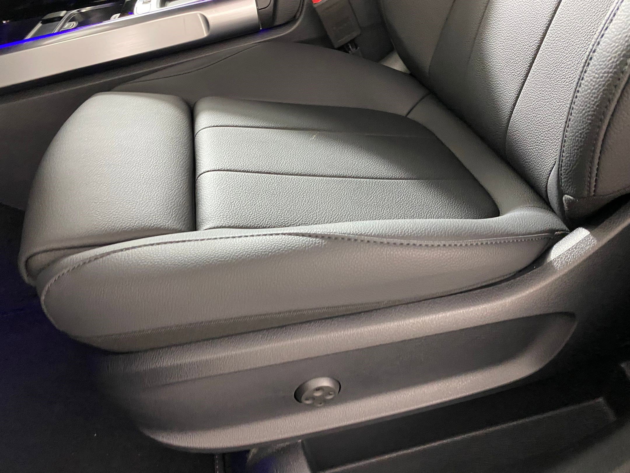 New 2025 Mercedes-Benz GLB 250 4MATIC image 12