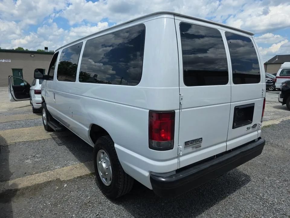 Used 2014 Ford E-250 and Econoline 250 w/ Power Group RWD image 4