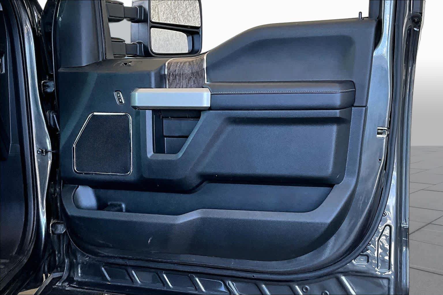 Used 2018 Ford F250 Lariat w/ Chrome Package AWD/4WD image 22