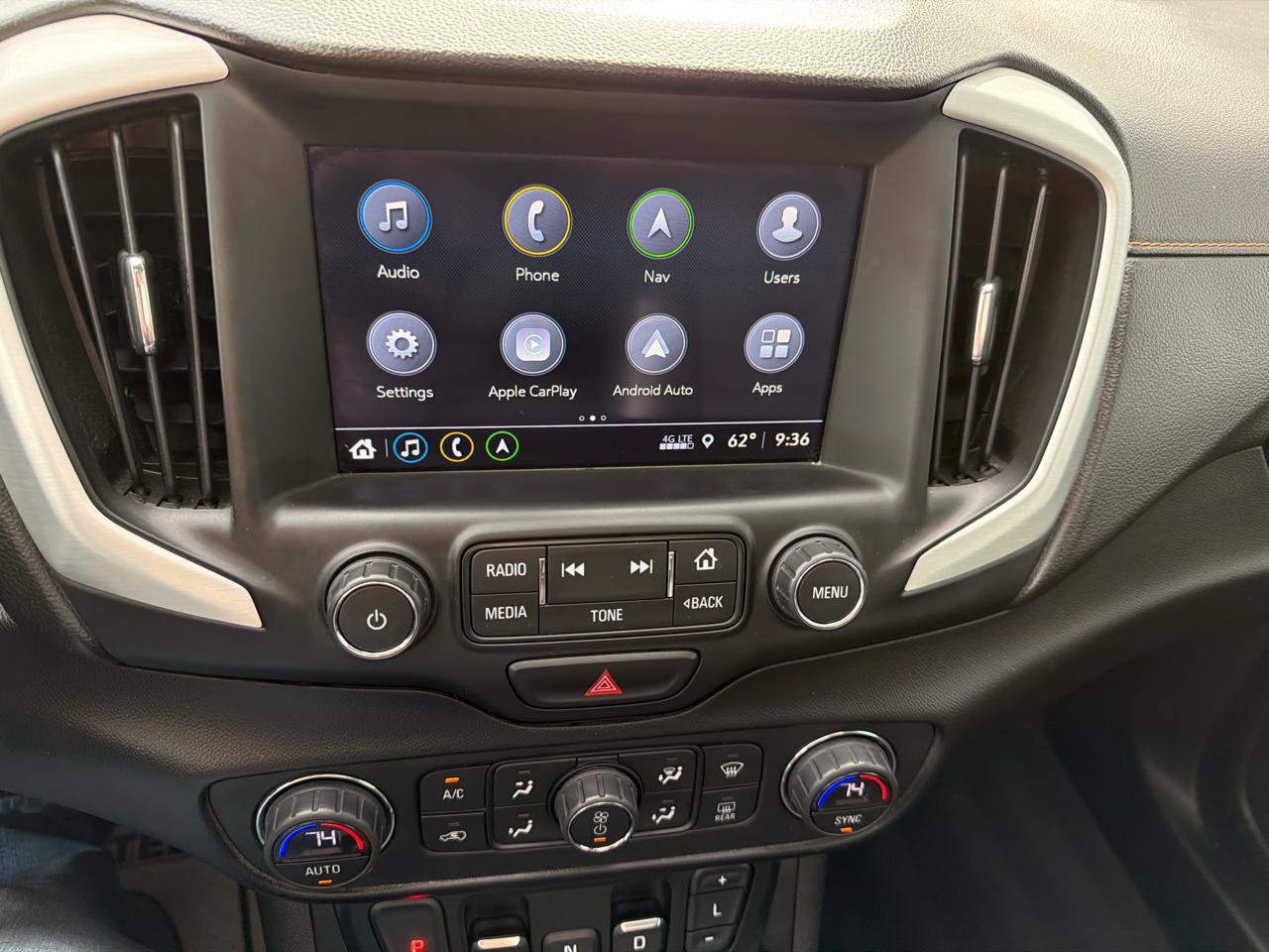Used 2018 GMC Terrain SLT w/ Infotainment Package II AWD/4WD image 18