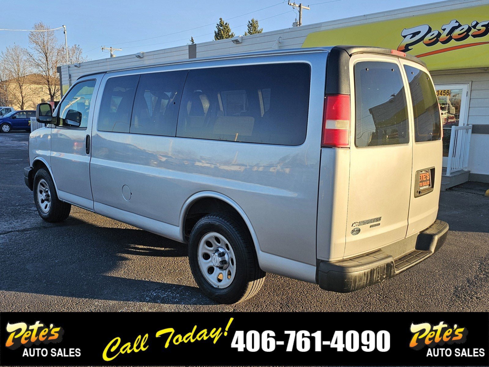 Used 2014 Chevrolet Express 1500 LS RWD image 2