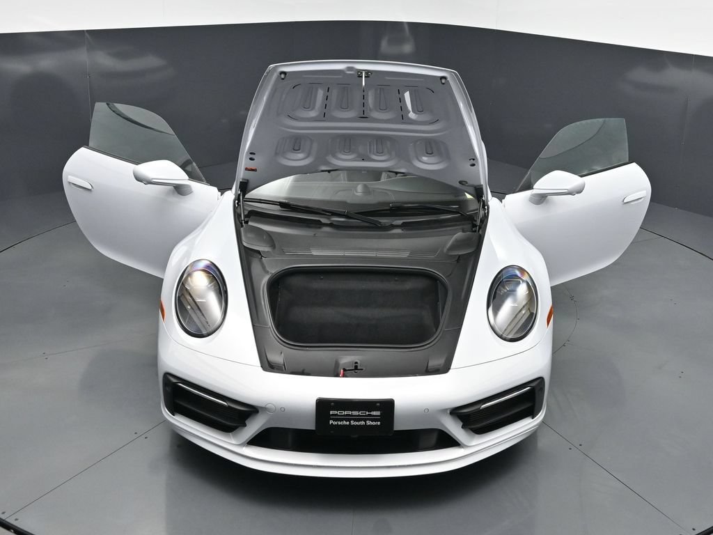 Certified 2024 Porsche 911 Targa 4S w/ Premium Package AWD/4WD image 28