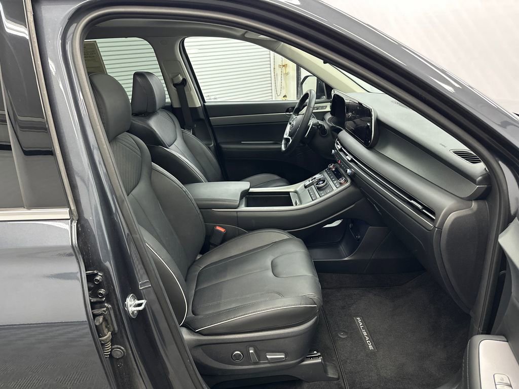 Used 2024 Hyundai Palisade SEL w/ Premium Package image 15