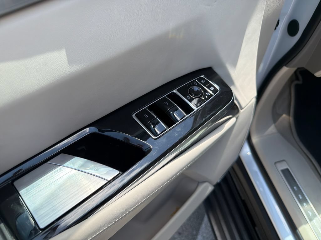Certified 2026 Cadillac Escalade Platinum Sport w/ LPO, ONYX Package AWD/4WD image 21