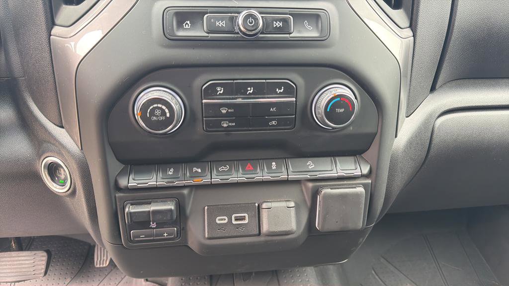 Used 2024 Chevrolet Silverado 2500 Custom w/ Custom Value Package image 18