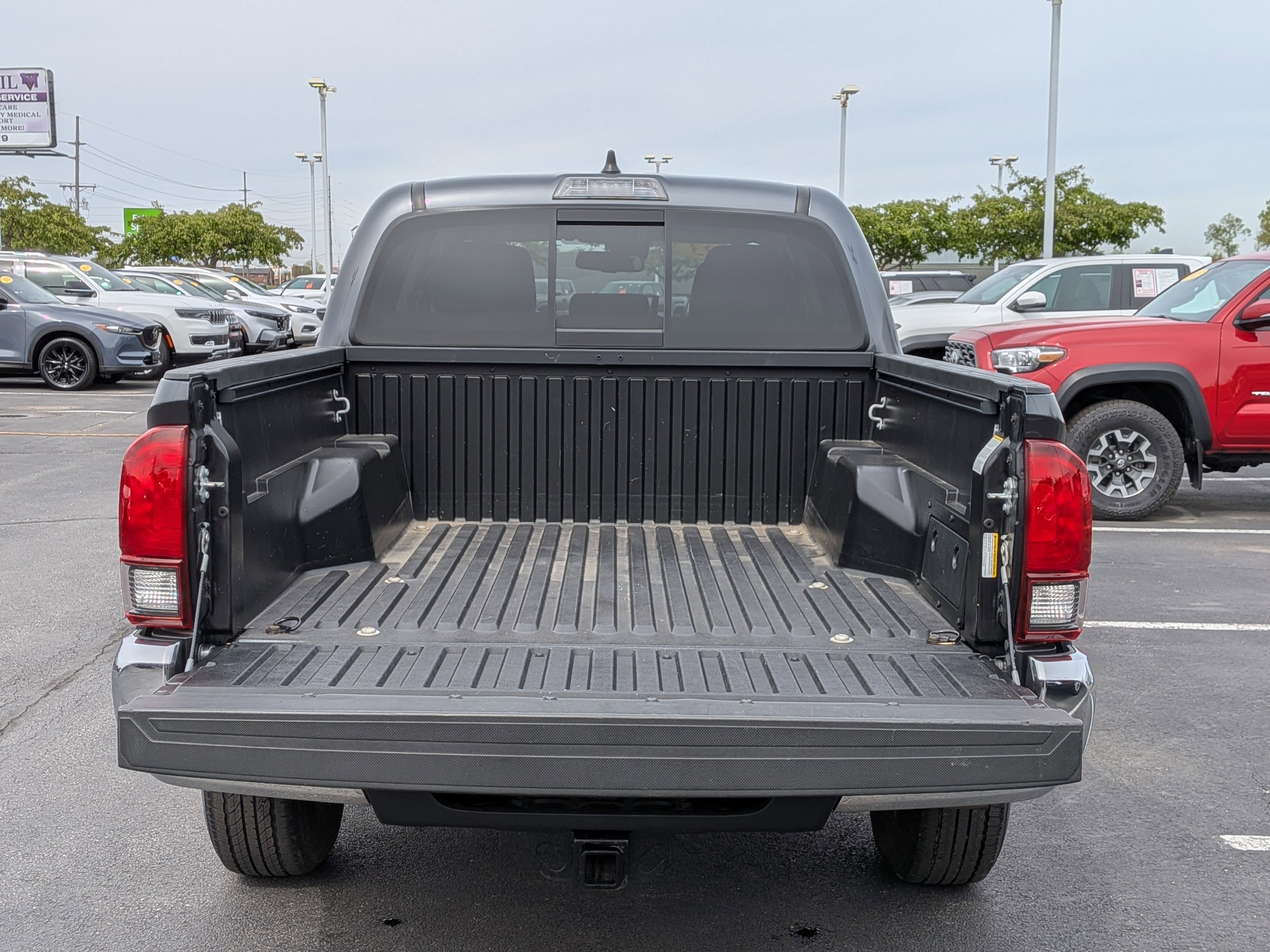 Used 2023 Toyota Tacoma SR5 AWD/4WD image 8