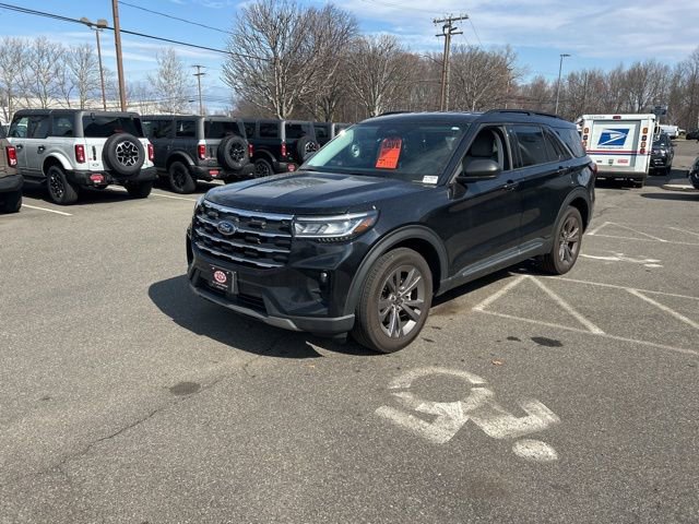 Used 2025 Ford Explorer Active w/ Active Comfort Package AWD/4WD image 3