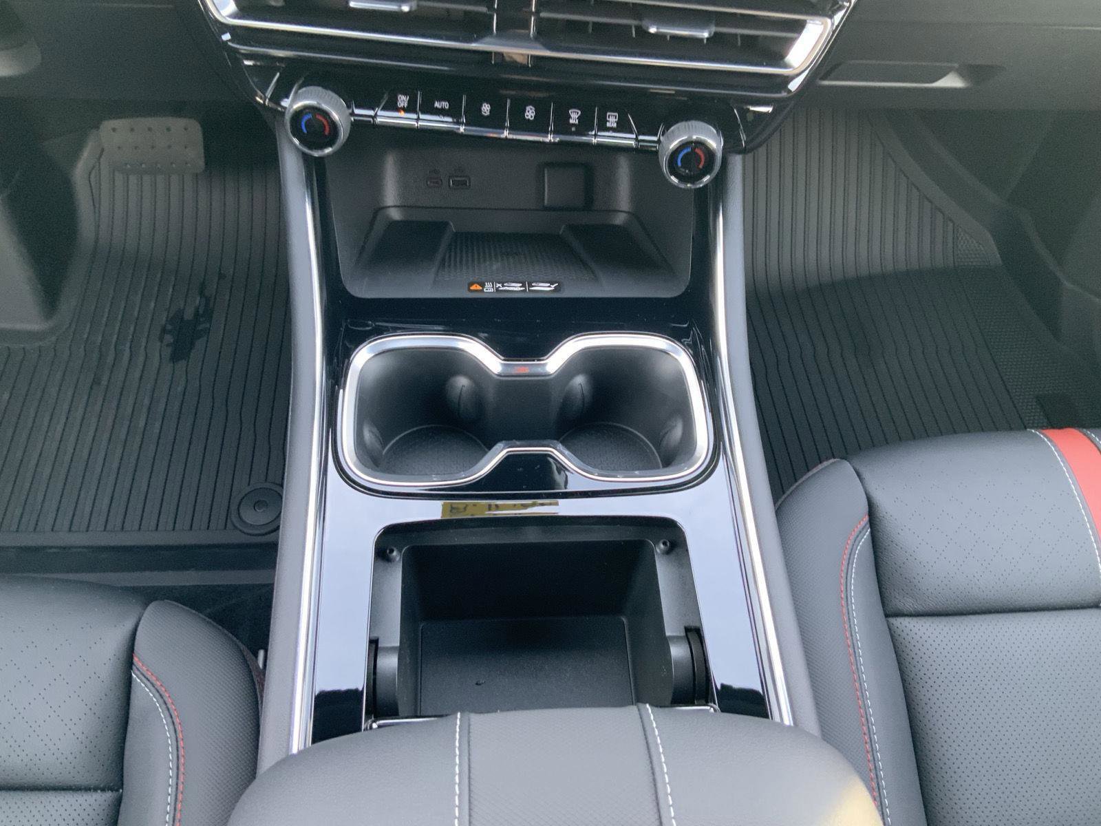 New 2026 Chevrolet Traverse RS w/ LPO, Floor Liner Package image 55