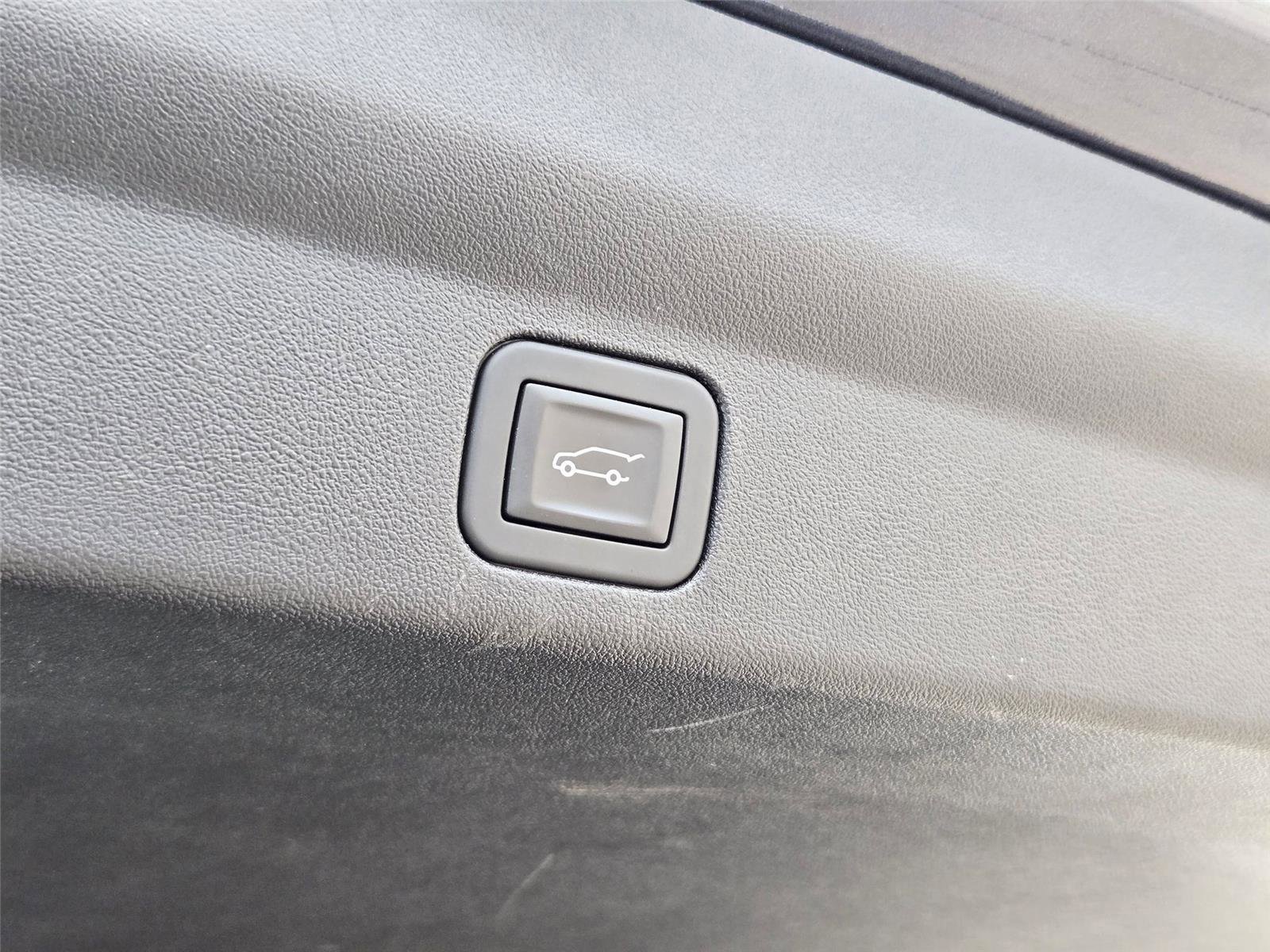 Used 2026 Cadillac Escalade IQ Luxury 2 w/ LPO, Floor Liner Package AWD/4WD image 34