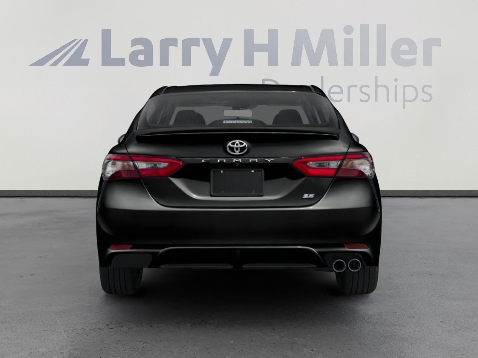 Used 2020 Toyota Camry SE w/ Carpet Mat Package FWD image 5