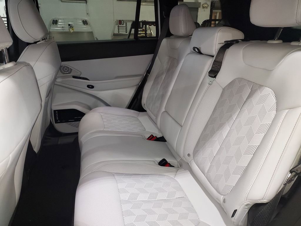 New 2026 Jeep Cherokee Overland image 29