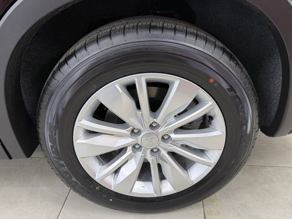 New 2026 Mitsubishi Outlander ES image 8