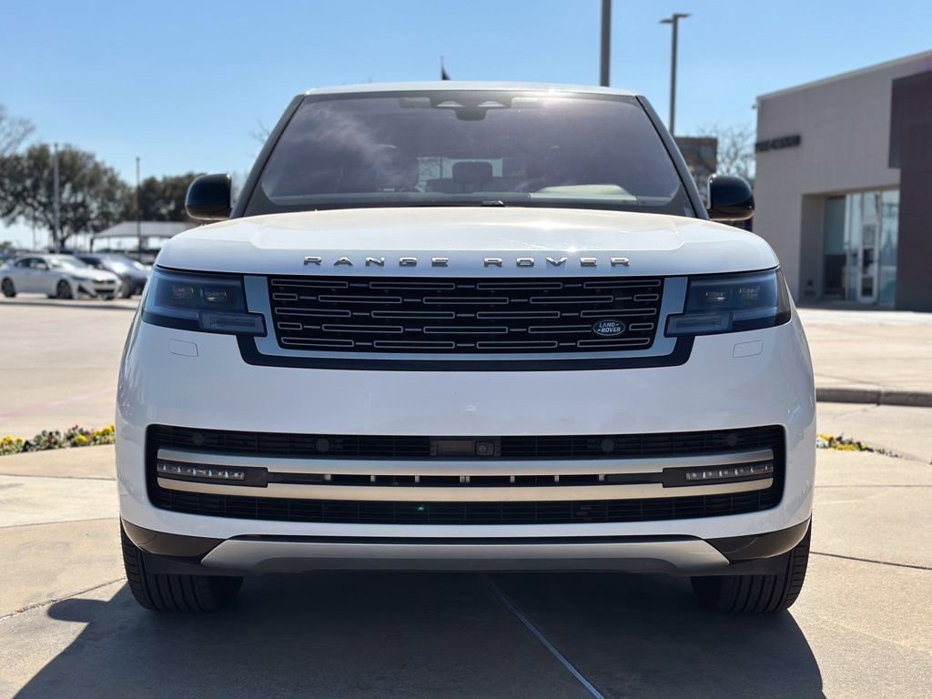 Used 2023 Land Rover Range Rover SE image 2