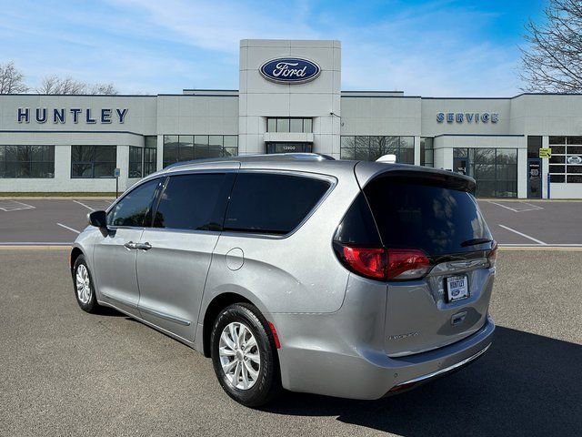 Used 2018 Chrysler Pacifica Touring-L Plus image 6