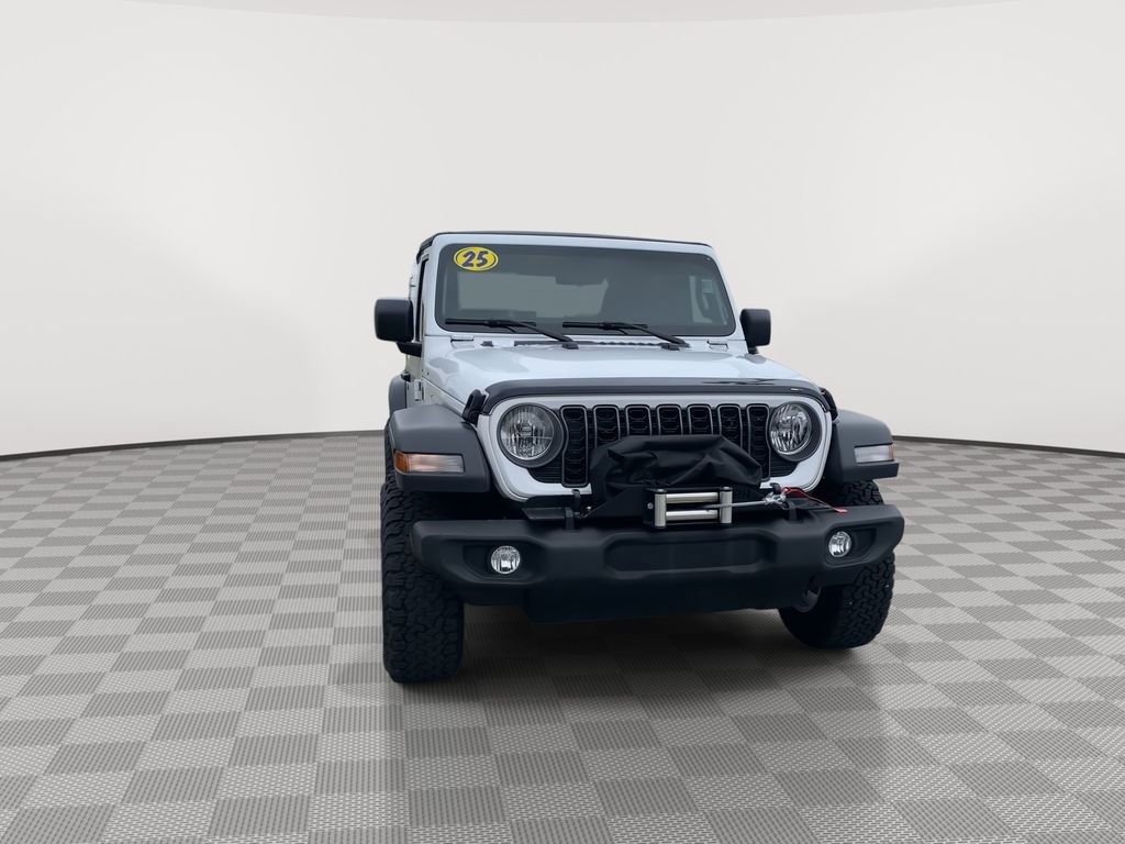 Used 2025 Jeep Wrangler Sport image 3