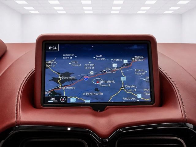 Used 2021 Aston Martin V8 Vantage Roadster RWD image 28