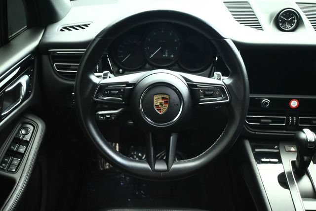 Used 2024 Porsche Macan AWD/4WD image 12