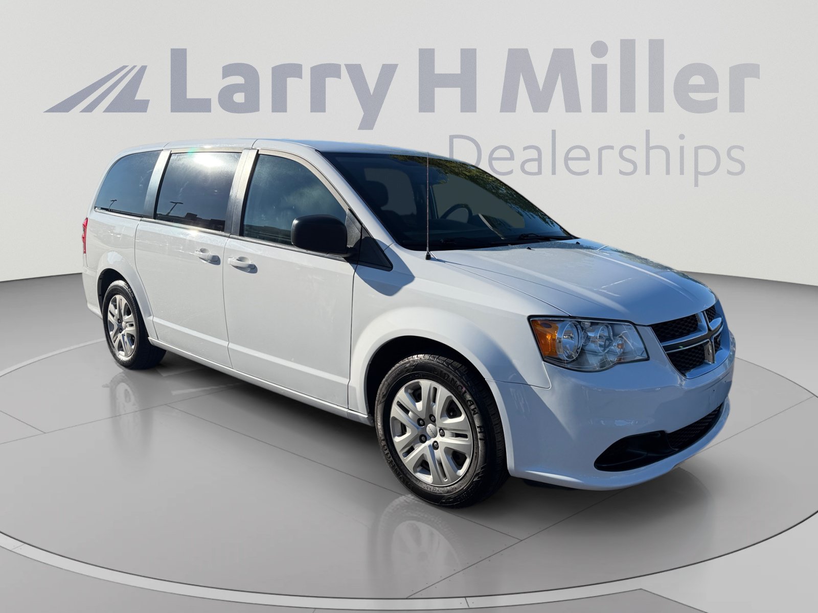 Used 2018 Dodge Grand Caravan SE w/ UConnect Hands-Free Group FWD image 7