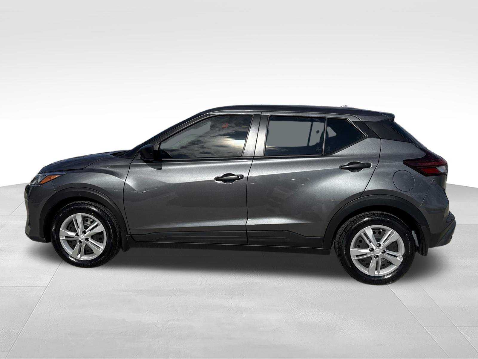 Used 2022 Nissan Kicks S FWD image 8