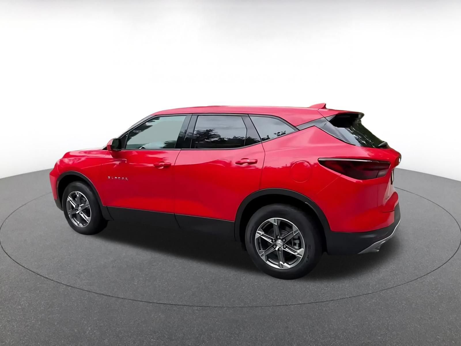 Used 2025 Chevrolet Blazer LT FWD image 10