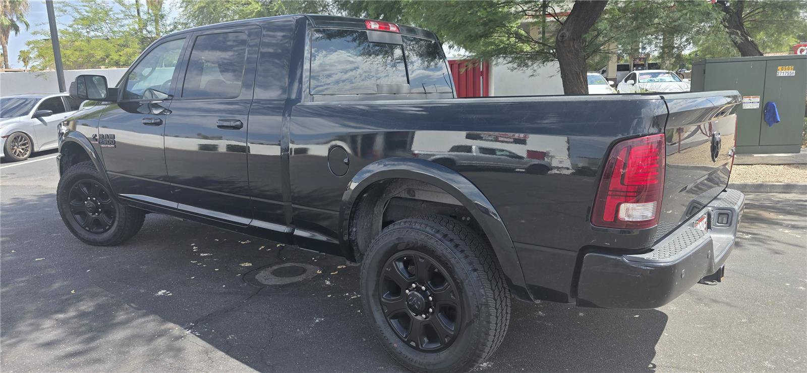 Used 2015 RAM 2500 Laramie w/ Black Appearance Group AWD/4WD image 7