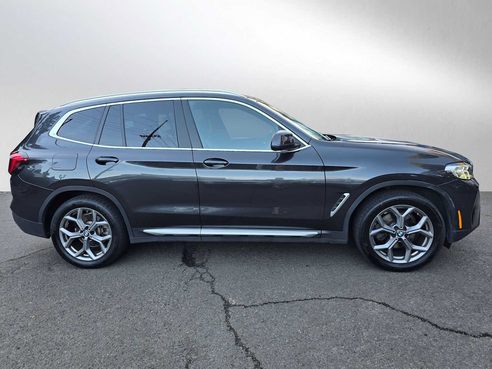 Used 2024 BMW X3 xDrive30i image 2
