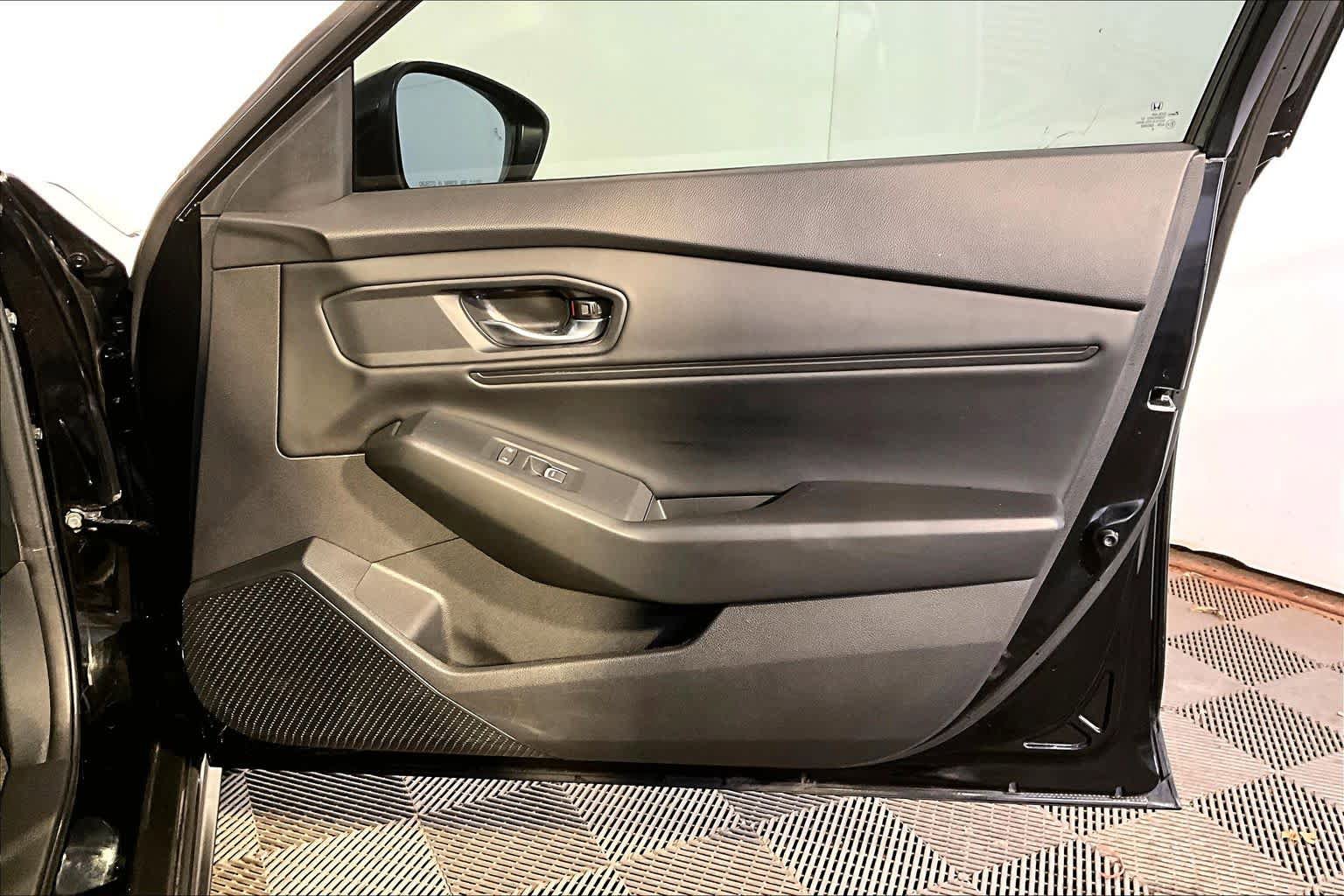Used 2023 Honda Accord EX image 23