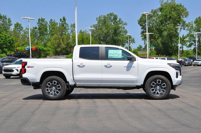 New 2025 Chevrolet Colorado Z71 image 2