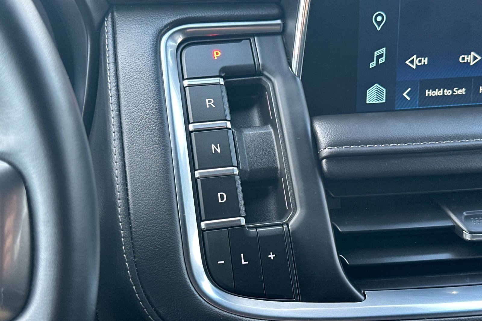 Used 2023 Chevrolet Tahoe Z71 w/ Luxury Package image 18