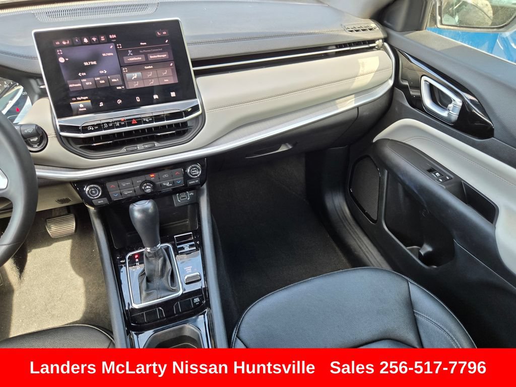 Used 2025 Jeep Compass Limited AWD/4WD image 16