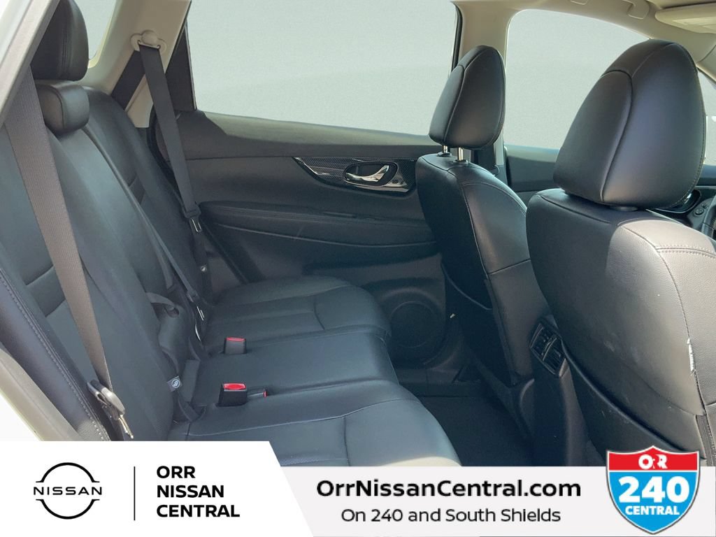 Used 2017 Nissan Rogue SL w/ SL Premium Package AWD/4WD image 12