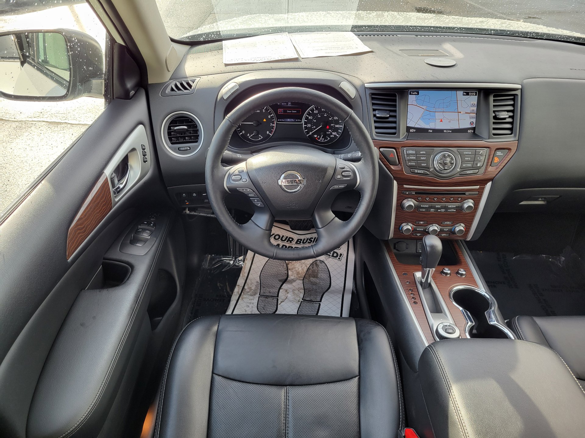 Used 2019 Nissan Pathfinder Platinum image 11