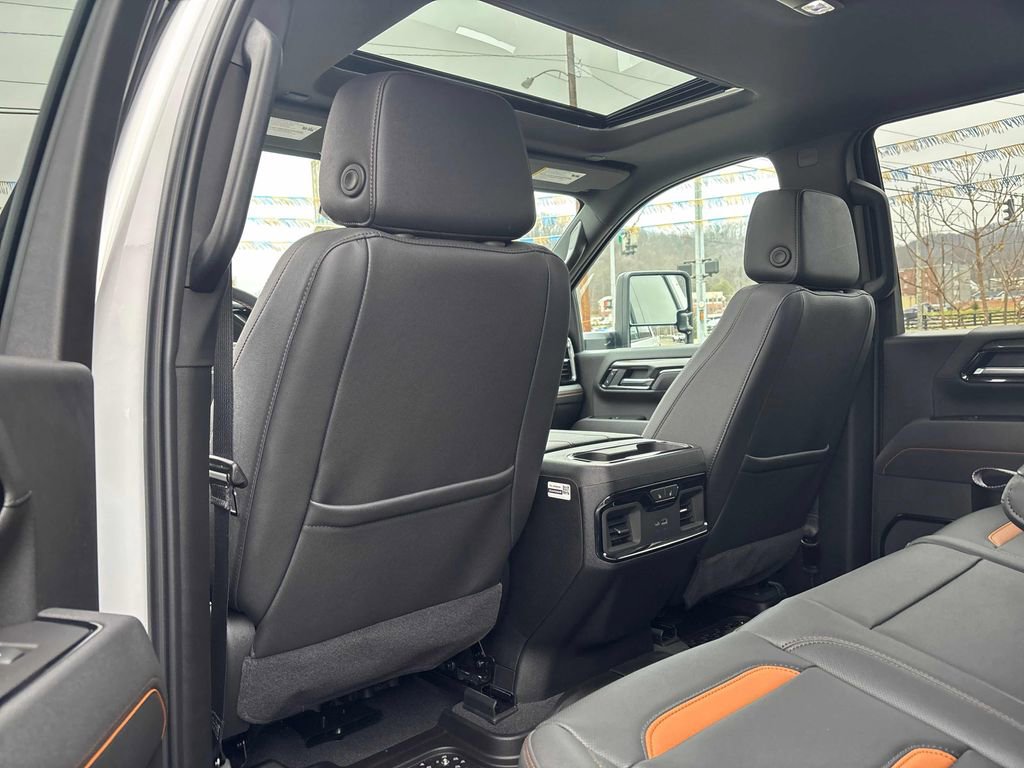 Used 2025 GMC Sierra 2500 AT4 w/ AT4 Premium Plus Package image 28
