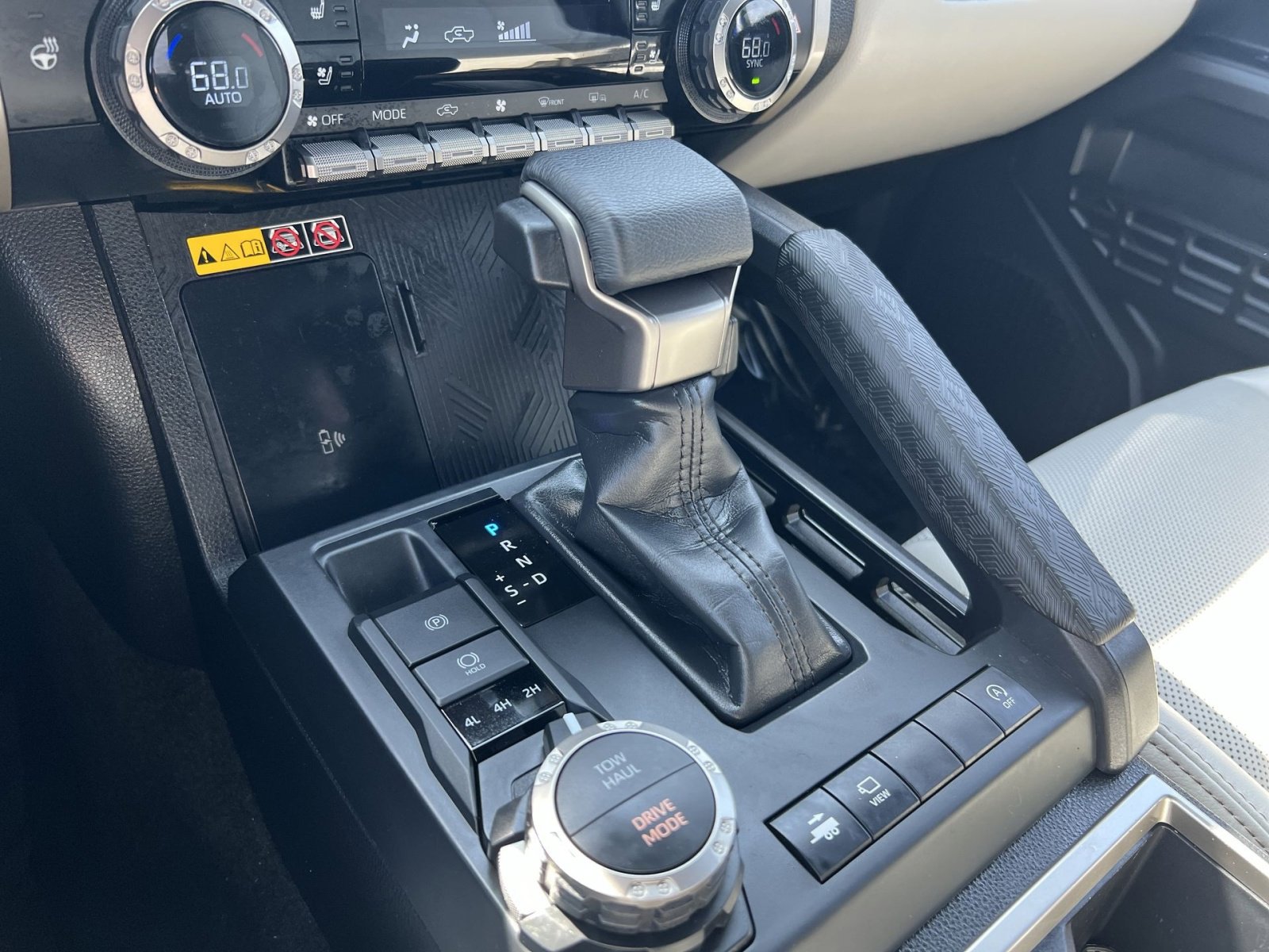 Used 2025 Toyota Tacoma Limited image 21