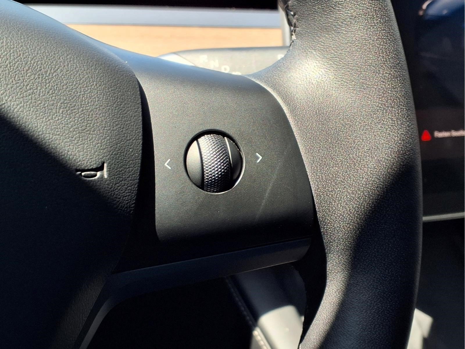 Used 2023 Tesla Model Y Performance AWD/4WD image 22
