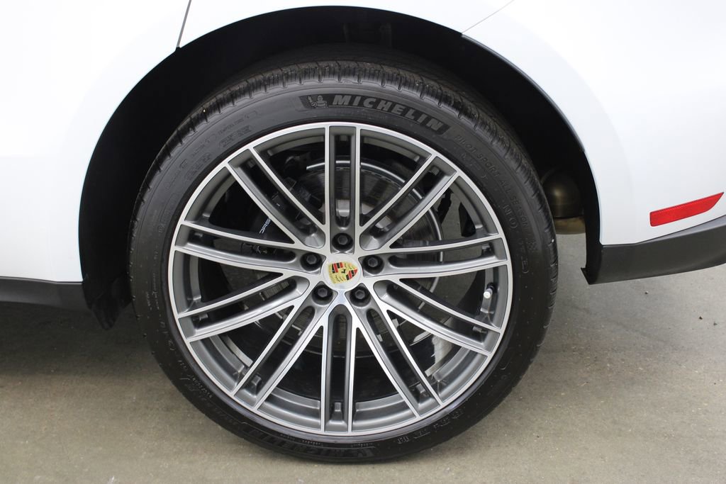 New 2024 Porsche Macan image 13