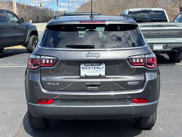 Used 2022 Jeep Compass Latitude w/ Sun and Sound Group image 4