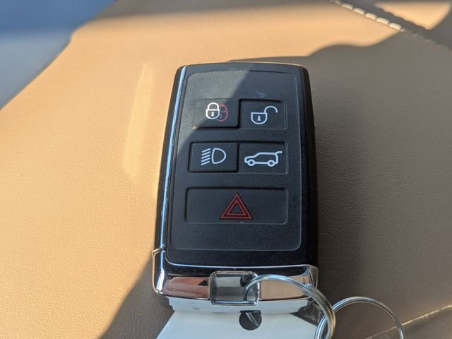 Used 2024 Land Rover Range Rover Sport SE image 26