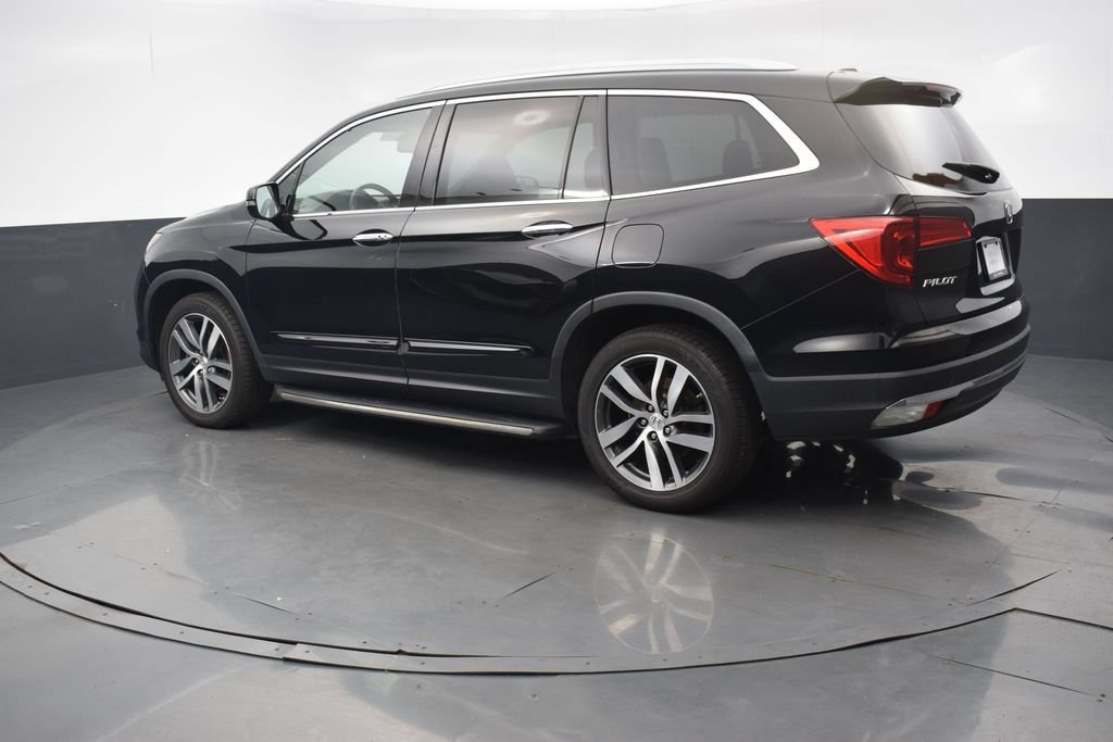 Used 2017 Honda Pilot Touring image 3
