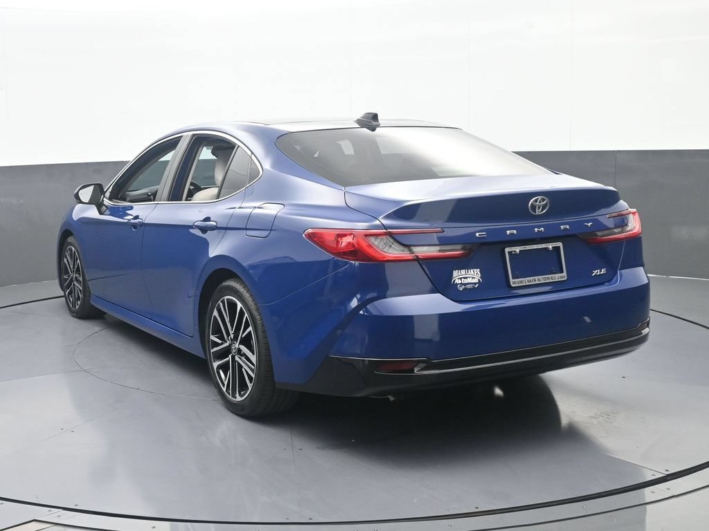 Used 2025 Toyota Camry XLE FWD image 4