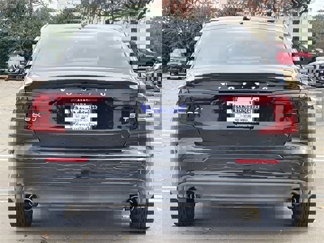 Used 2020 Volvo S60 T5 Momentum image 5