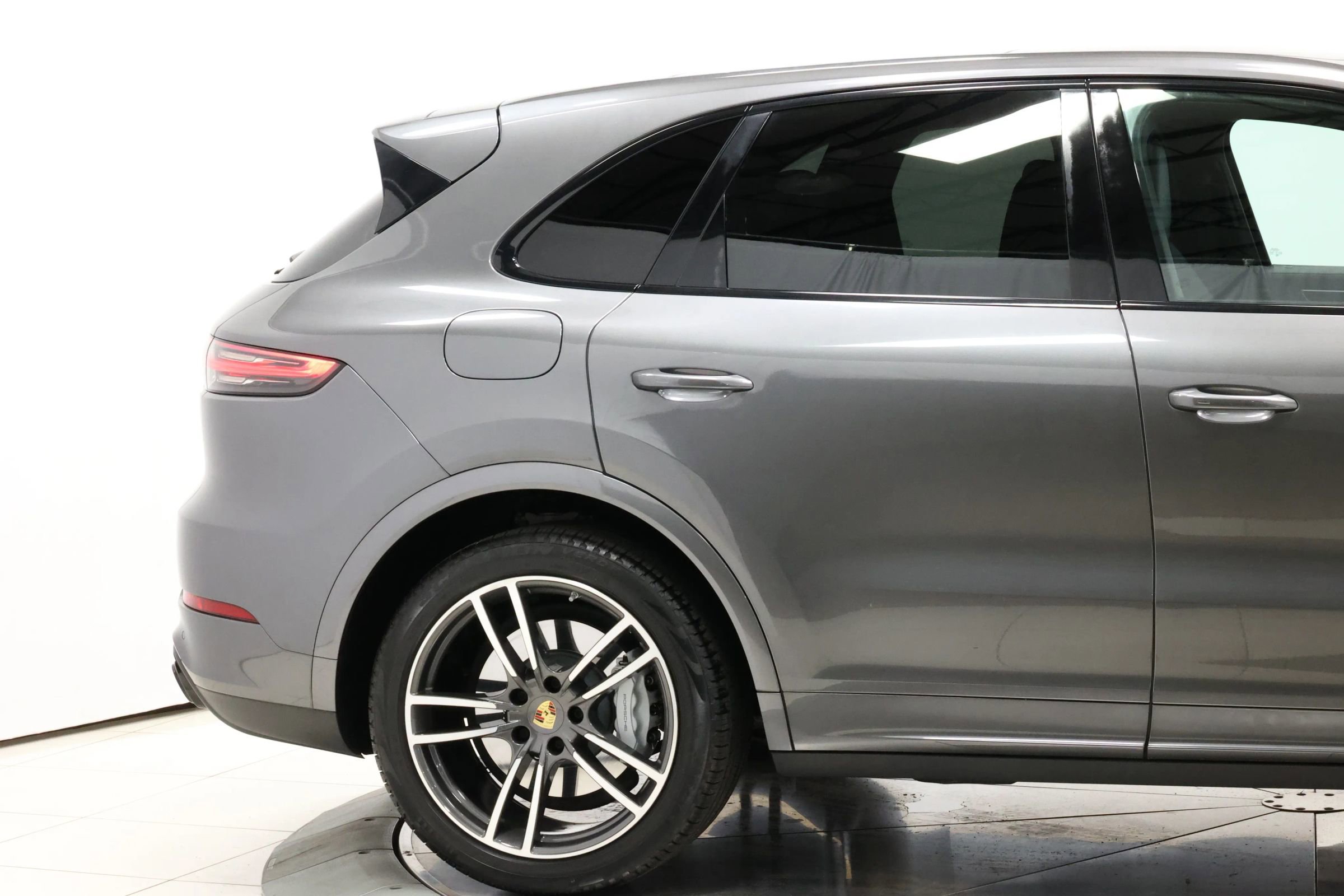 Used 2020 Porsche Cayenne Turbo image 61