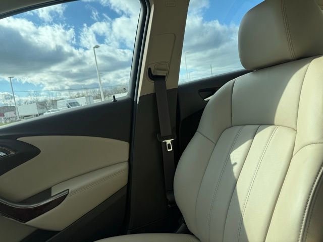 Used 2014 Buick Verano Leather FWD image 12