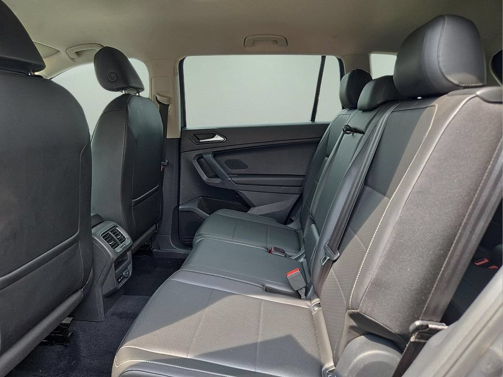 Used 2018 Volkswagen Tiguan SE FWD image 8