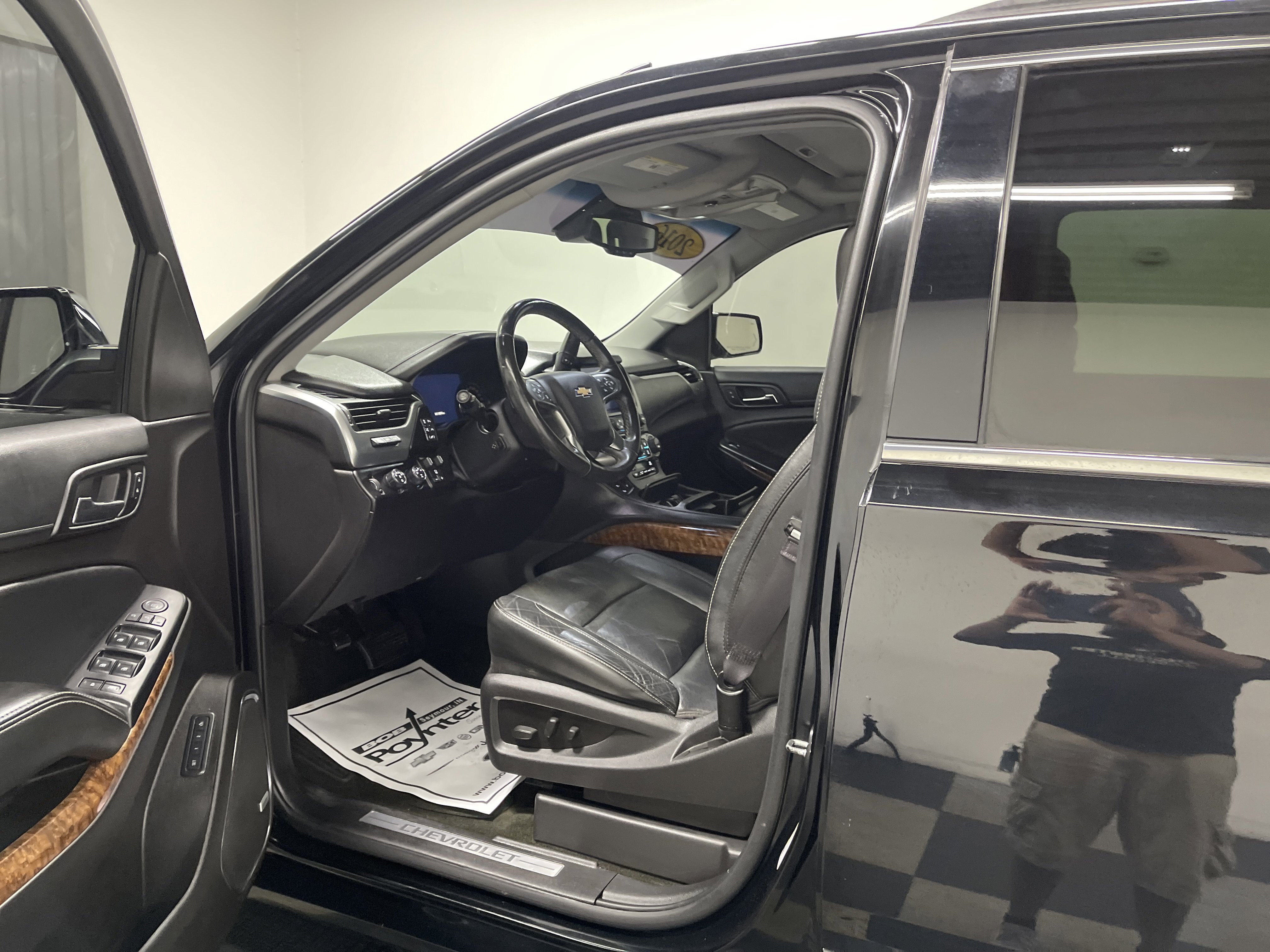 Used 2016 Chevrolet Tahoe LTZ AWD/4WD image 9
