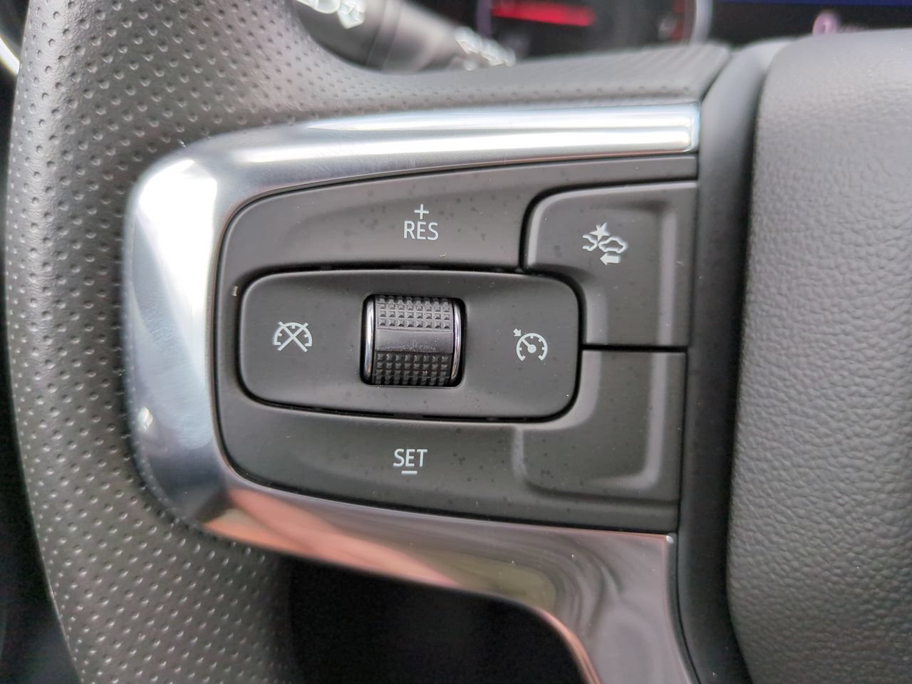 New 2025 Chevrolet Blazer LT w/ Convenience Package FWD image 23