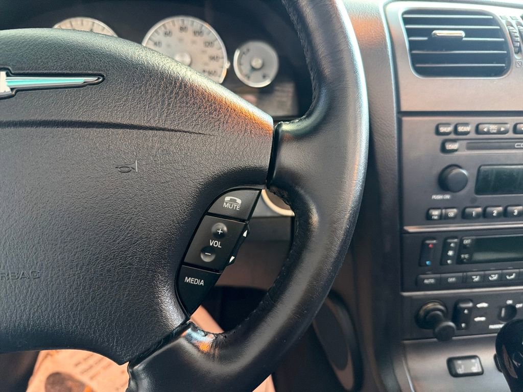 Used 2003 Ford Thunderbird image 19
