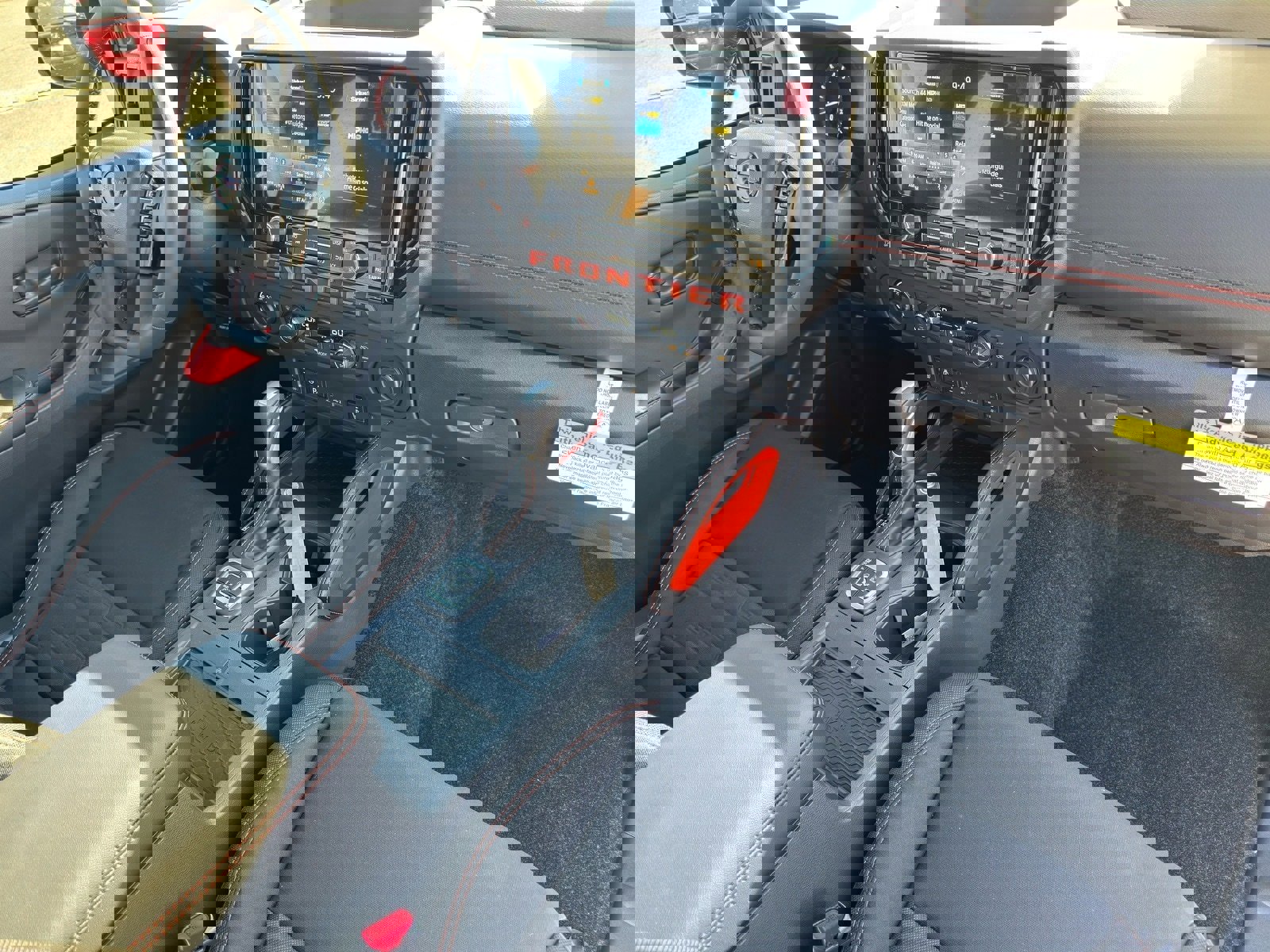 New 2026 Nissan Frontier PRO-4X w/ Pro-4x Convenience Package image 11