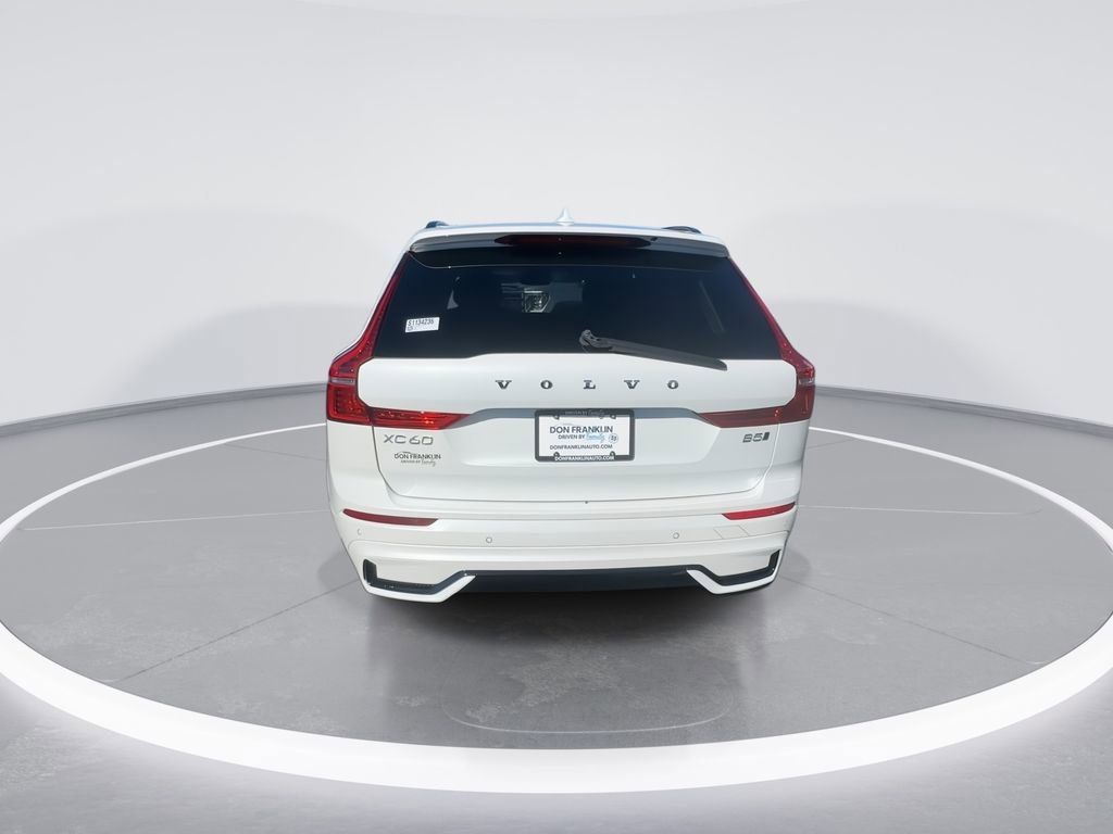 Used 2025 Volvo XC60 B5 Core AWD/4WD image 7